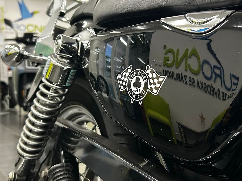 Harley-Davidson (2008) XL883 SPORTSTER - fotka 19 z 26