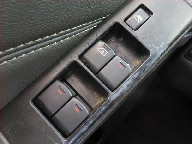 Nissan Navara (2012) 3.0 dCi, 4X4, Automat, Kůže - fotka 14 z 14