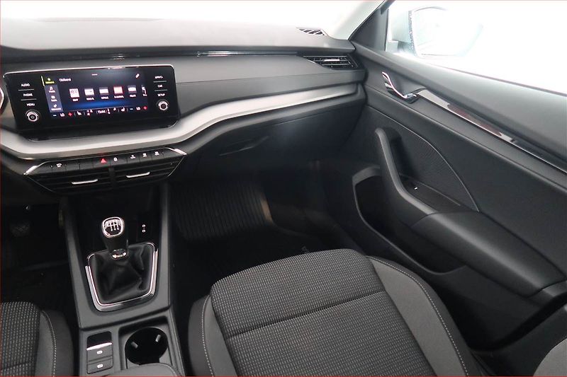 Škoda Octavia (2022) Ambition 2.0 TDI, ČR,1.maj - fotka 8 z 19