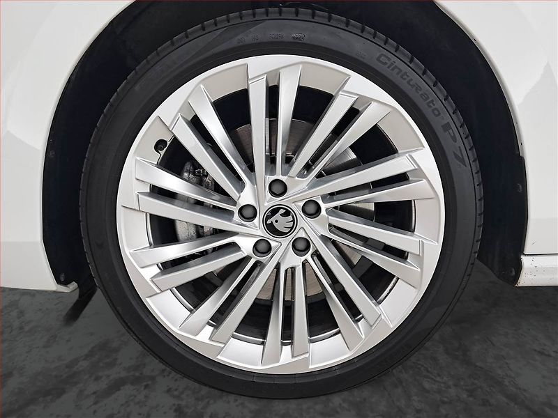 Škoda Superb (2025) 2.0 TDI - fotka 15 z 26