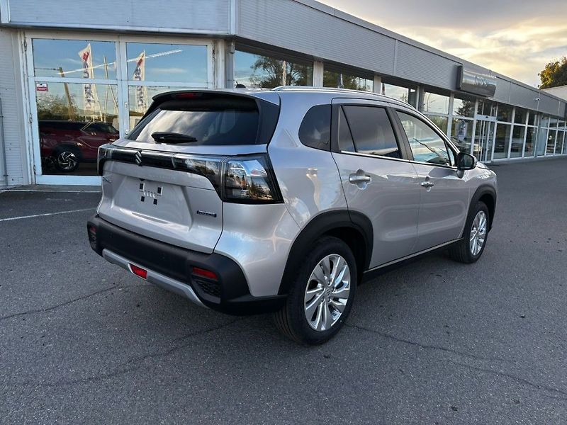 Suzuki S-Cross 4x4 Premium - fotka 7 z 10