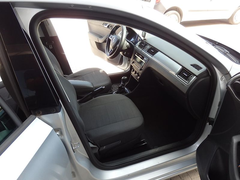 Škoda Rapid 1.2 TSI 63 kW KLIMATIZACE - fotka 10 z 14