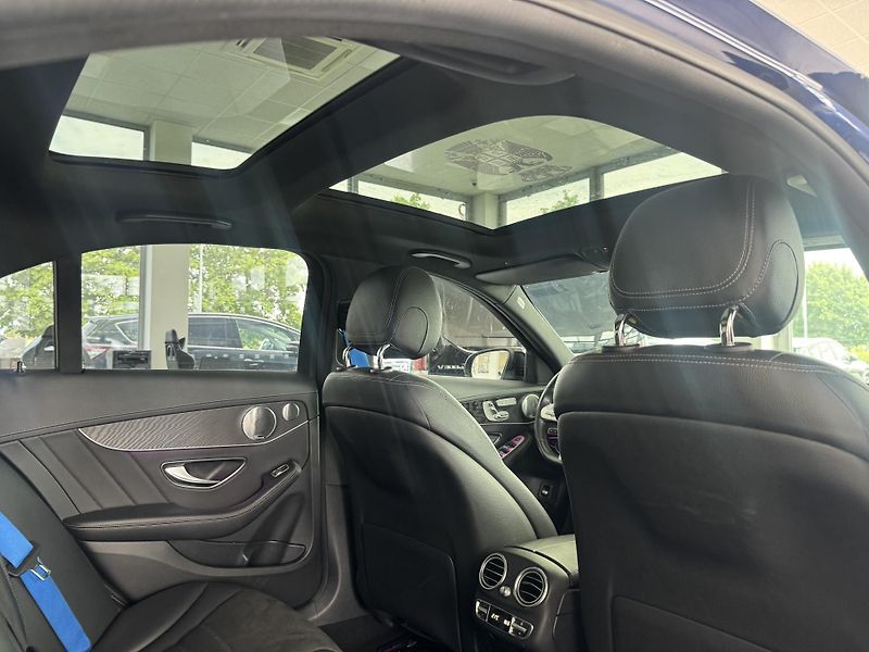 Mercedes-Benz Třídy C (2019) C200 4M AMG LED PANORAMA - fotka 24 z 29