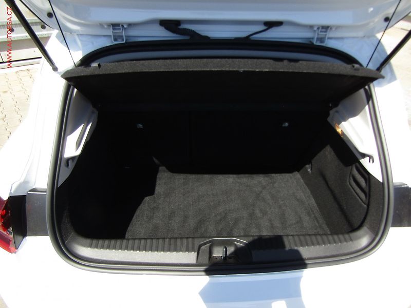 Renault Clio (2022) 1.0 TCe, 1.maj,ČR, LED, AC - fotka 7 z 20