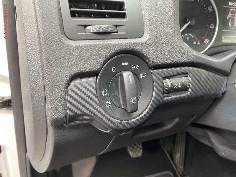 Škoda Octavia (2010) 1.4TSi, Ambiente - fotka 15 z 16