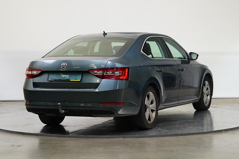 Škoda Superb - fotka 2 z 28