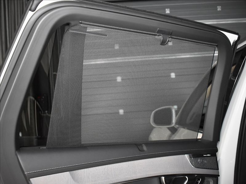 Volvo XC90 (2026) 2,0 B5  Ultra Bright - fotka 23 z 46