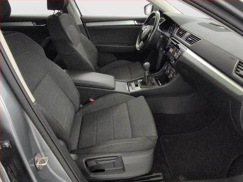 Škoda Superb (2015) Ambition Plus 1.6 TDI, Navi - fotka 9 z 16