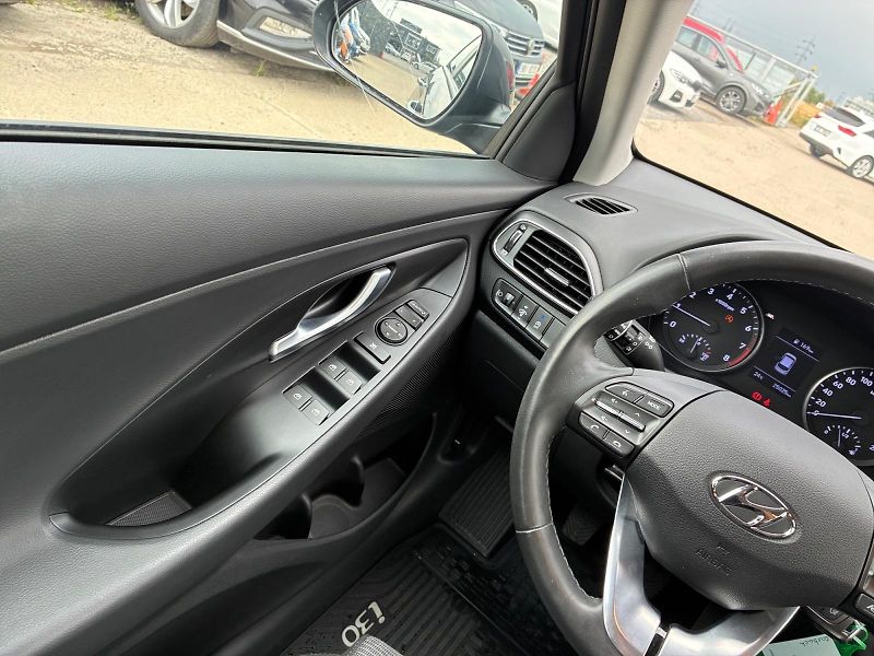 Hyundai i30 (2024) COMFORT 1.0TGDI 88kW CZ DPH - fotka 11 z 11