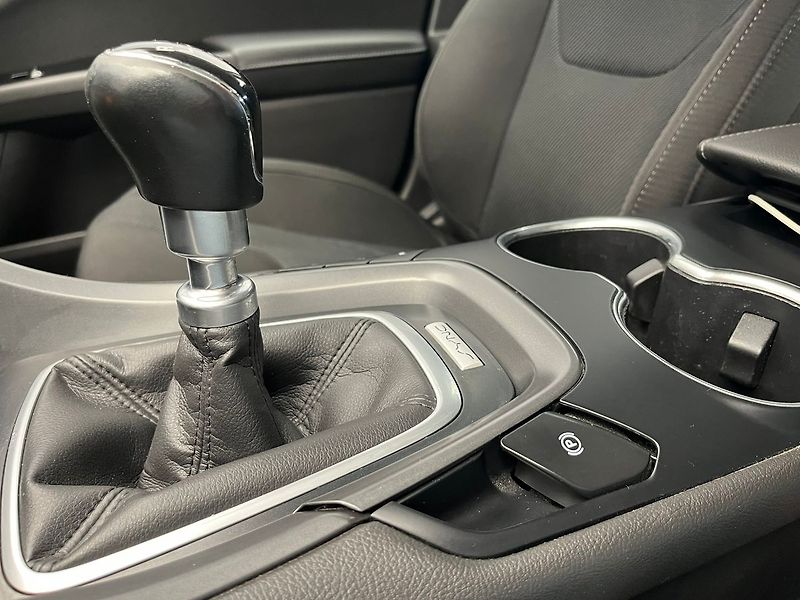 Ford Mondeo 2.0 TDCi Titanium manuál Cebia - fotka 25 z 49