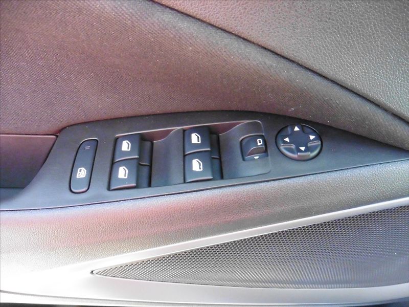 Opel Crossland 1,2T Innovation - fotka 13 z 15