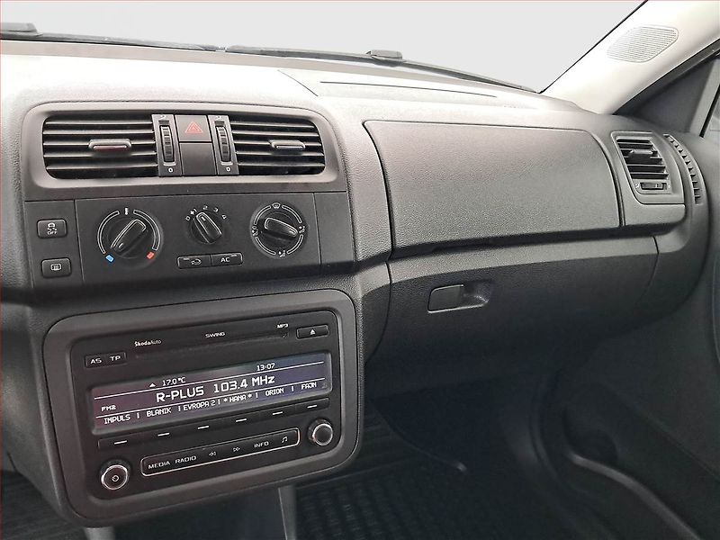 Škoda Fabia (2012) Sport 1.2 TSI, Park. senzory - fotka 16 z 17