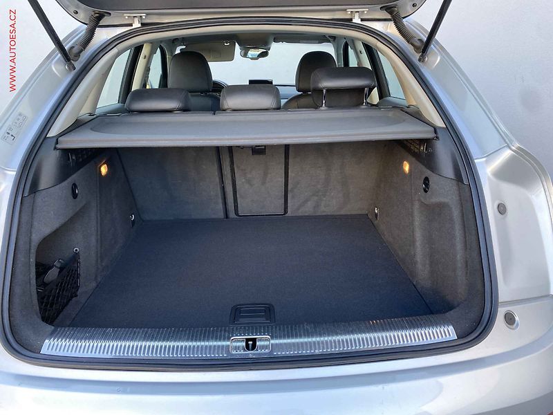 Audi Q3 (2012) 2.0 TFSi quattro, AT, bixen - fotka 7 z 20
