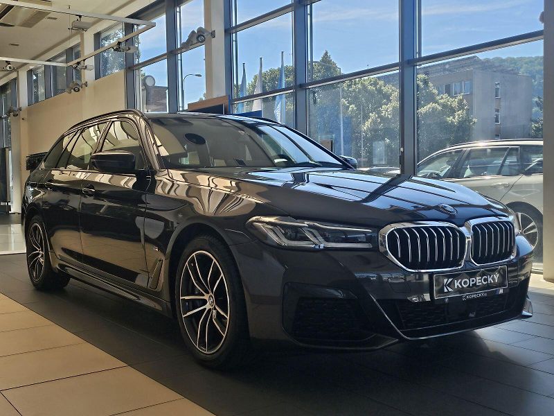 BMW Řada 5 530d xDrive - fotka 3 z 30
