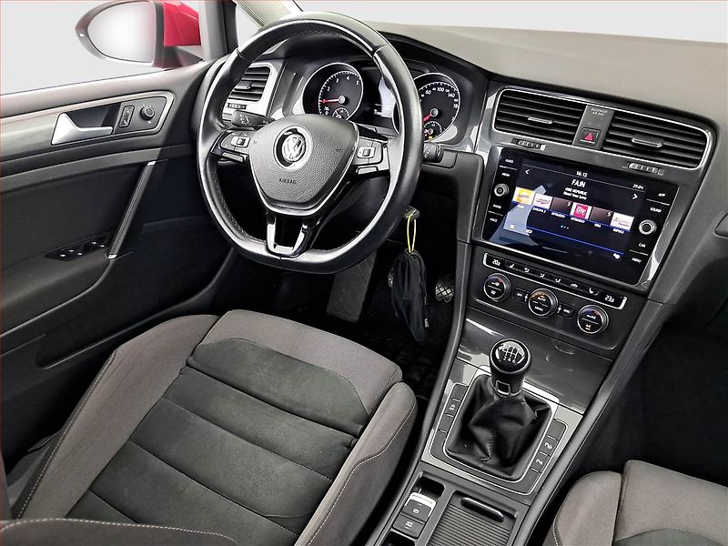 Volkswagen Golf (2018) 1.0 TSI, Tempomat - fotka 7 z 19