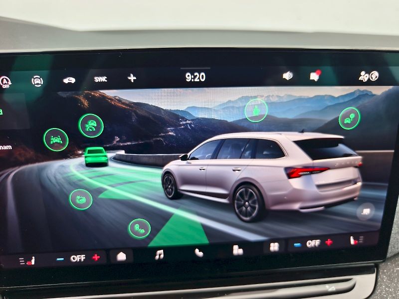 Škoda Octavia (2024) OCT.COMBI TOP SELECTION 2,0 TD - fotka 36 z 42