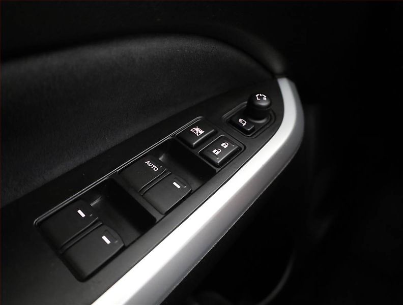 Suzuki Vitara (2016) 1.6 VVT, 4X4, Serv.kniha - fotka 12 z 17
