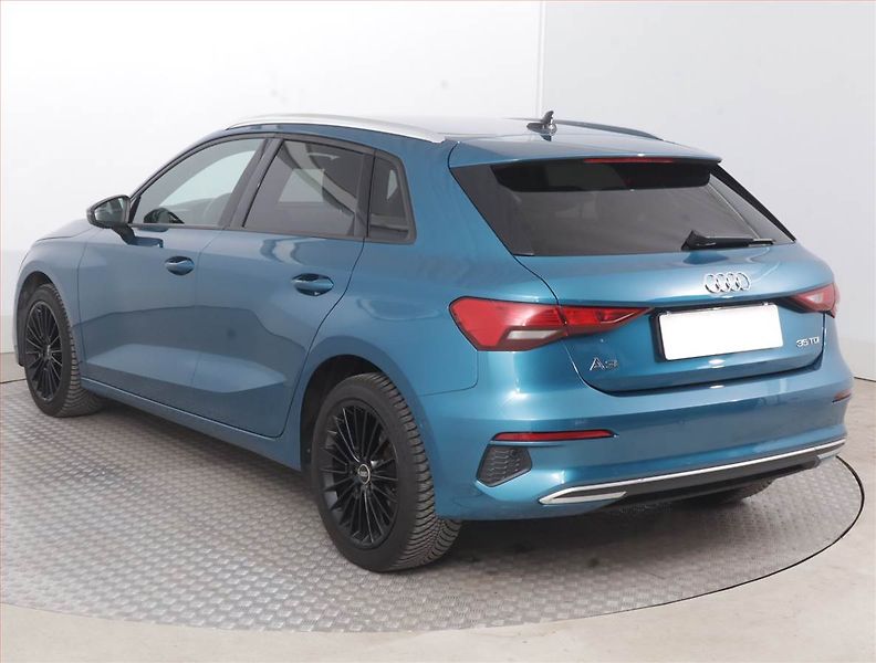 Audi A3 (2022) 35 TDI - fotka 4 z 15