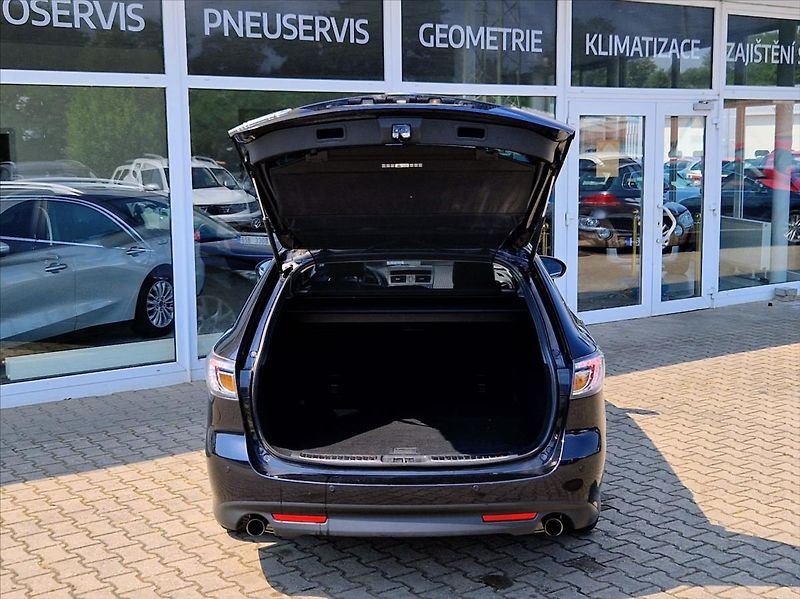 Mazda 6 2,0 i 114kW AUTOKLIMA VÝHŘEV - fotka 9 z 27