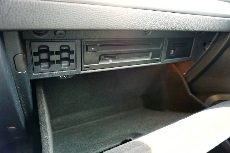 Volkswagen Golf Variant (2018) MATCH 1,0 TSI 81 kW - fotka 34 z 37