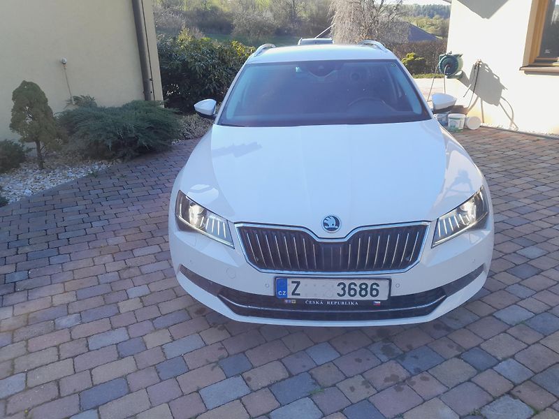 Škoda Superb (2018) 140kW 4x4 L&K WEBASTO-DPH - fotka 4 z 21