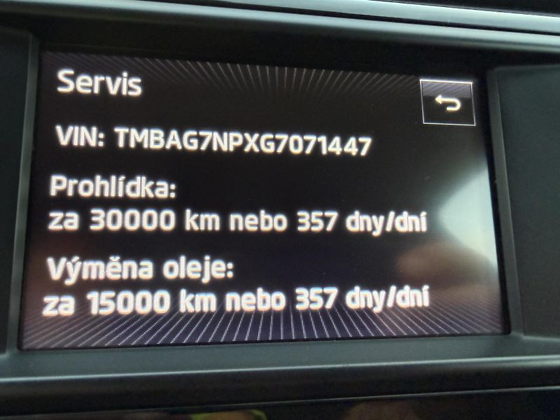 Škoda Superb 1.6TDi Ambition 88kW ČR - fotka 19 z 19