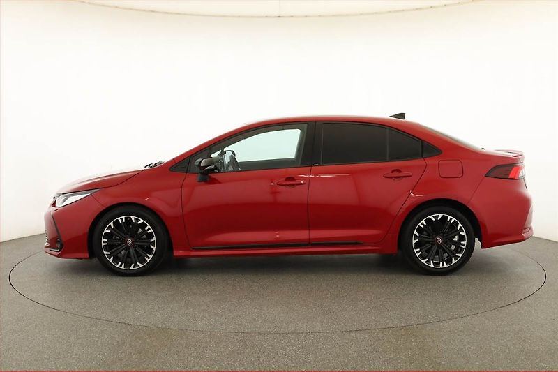 Toyota Corolla (2021) GR Sport 1.8 Hybrid, Automat - fotka 3 z 16