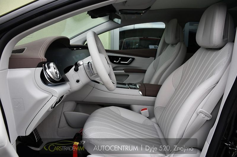 Mercedes-Benz EQS 580 4M HYPERSCREEN K360° 1M - fotka 10 z 59