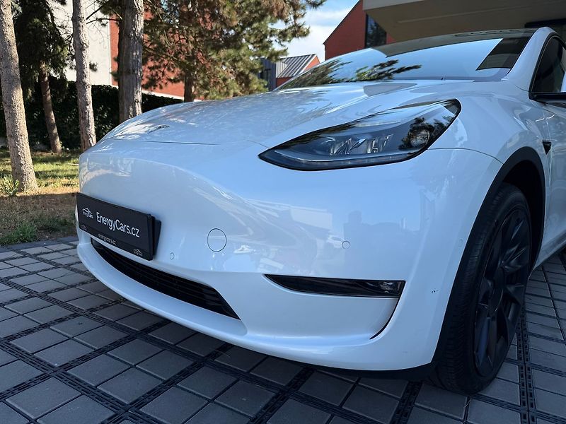Tesla Model Y Long Range AWD - fotka 5 z 39