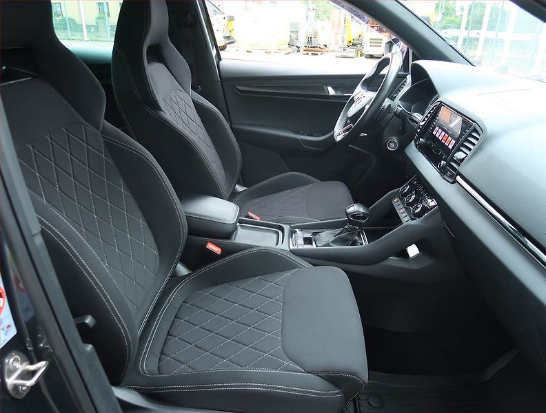 Škoda Karoq (2021) Sportline 1.5 TSI - fotka 9 z 24
