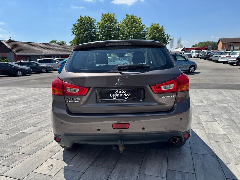 Mitsubishi ASX (2015) 1,6 MIVEC 86 KW - fotka 6 z 31