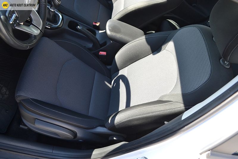 Hyundai i30 WG 1,5I MT SMART FL NAVI - fotka 19 z 45
