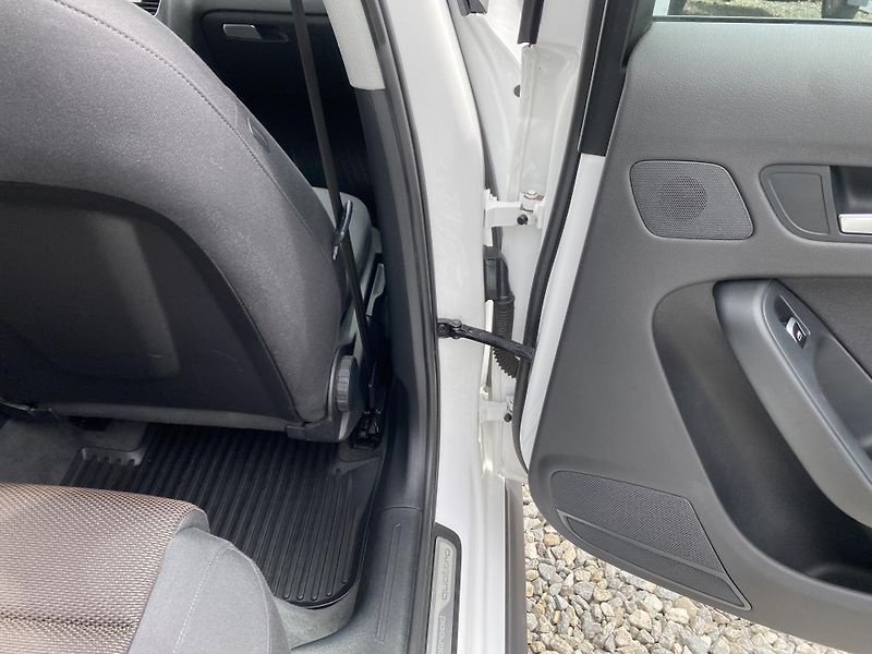 Audi A4 Allroad 2.0TDi 190PS 4x4 AUT SERVIS 1A - fotka 115 z 151