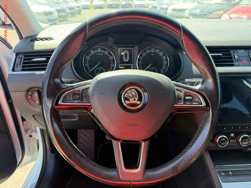 Škoda Octavia (2018) 1.5 TSi, Ambition - fotka 12 z 17