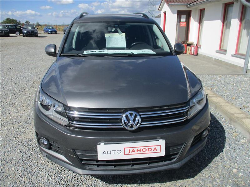 Volkswagen Tiguan 1,4 TSi, aut klima,serv.kn. - fotka 2 z 31