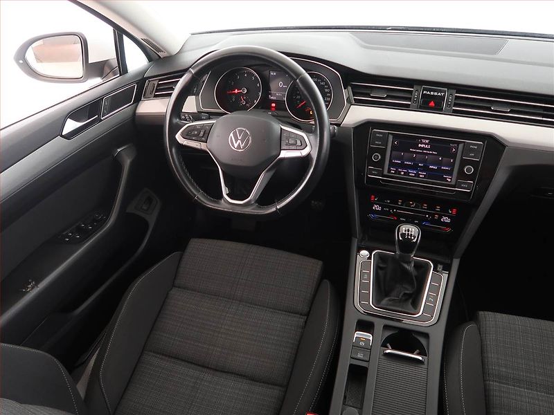 Volkswagen Passat (2020) Business 1.5 TSI, ČR,1.maj - fotka 7 z 18