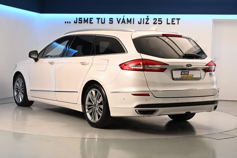 Ford Mondeo (2021) 2.0 VIGNALE 140 KW LED ACC Mas - fotka 7 z 39