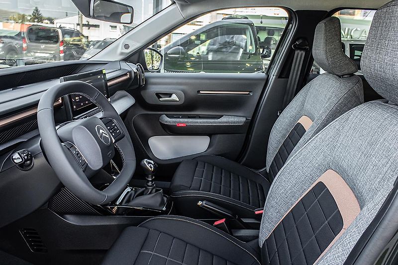 Citroën C3 Aircross (2026) 1,2 PLUS Turbo 100k Manual - fotka 12 z 21