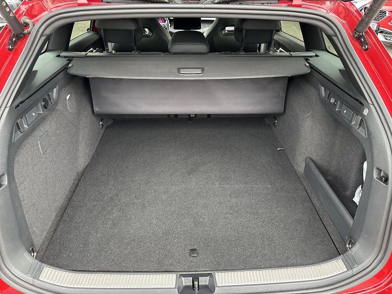Škoda Superb (2025) Combi 1.5 TSI iV DSG Sportline - fotka 31 z 32