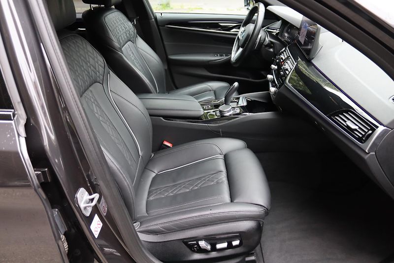 BMW Řada 5 540D XDRIVE G30 M-PAKET 250kW - fotka 48 z 50