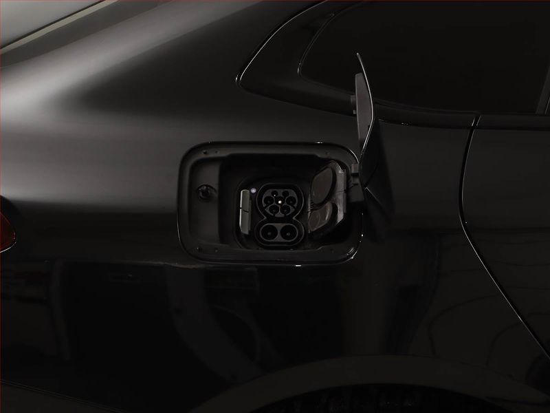 BMW i4 (2022) eDrive40, SoH 96% - fotka 23 z 24