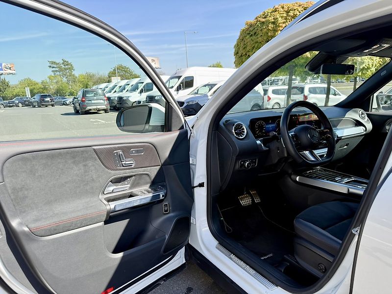 Mercedes-Benz GLB (2025) 200 d 4MATIC - fotka 22 z 45