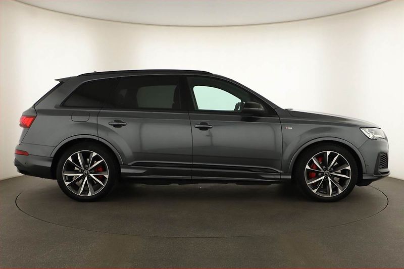 Audi Q7 (2023) 60 TFSI e - fotka 6 z 25