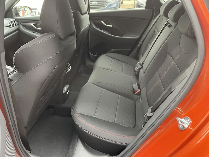 Hyundai i30 1,5T-GDI MHEV 103kW N-line MAN - fotka 8 z 32