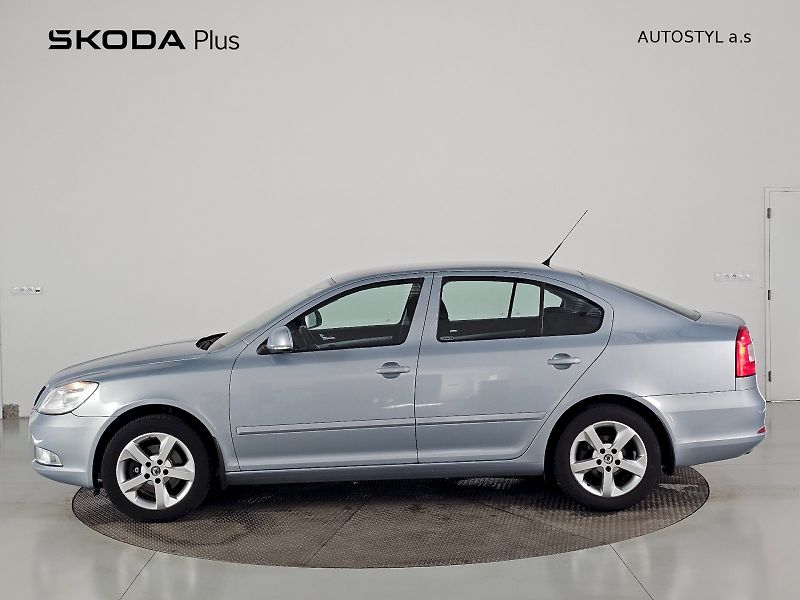 Škoda Octavia (2011) 1.6TDI 77kW Ambiente plus - fotka 3 z 20