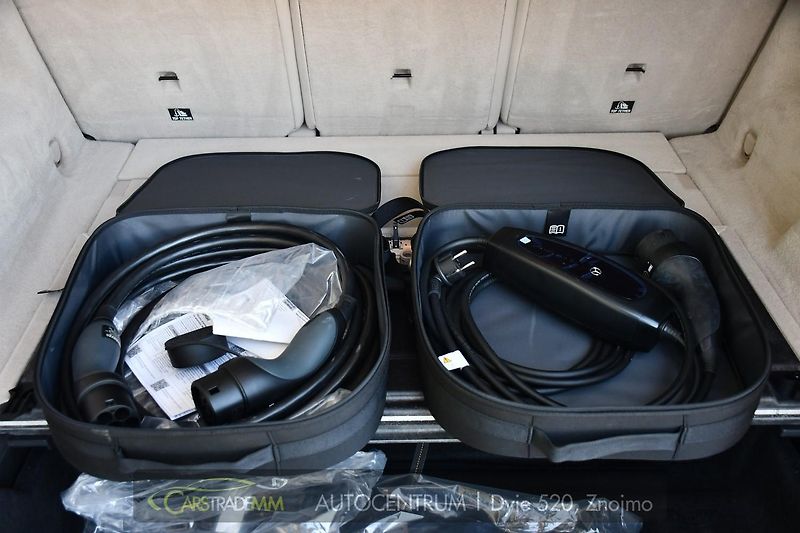 Mercedes-Benz EQS 450 4MATIC AMG HYPERSCREEN - fotka 54 z 63