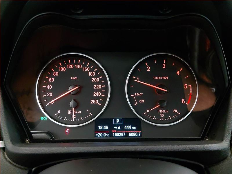 BMW X1 (2016) Premium sDrive18d, Automat - fotka 11 z 17
