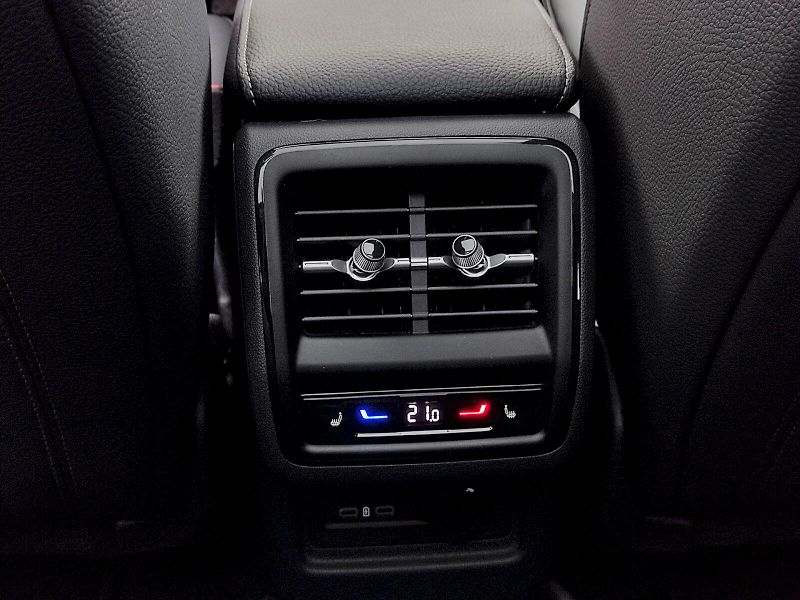 Škoda Kodiaq (2024) Exclusive selection 2,0 Tdi 14 - fotka 35 z 48
