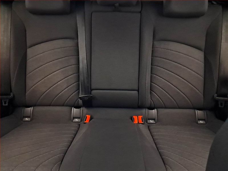 Volkswagen ID.3 (2023) Pro Perf. (62 kWh), SoH 87% - fotka 10 z 29