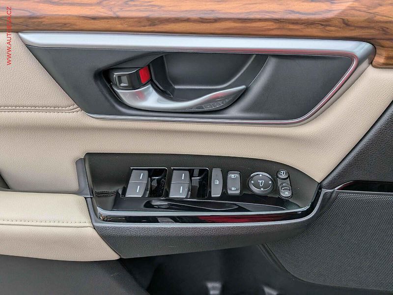 Honda CR-V (2019) 1.5 i-VTec 4WD, ČR - fotka 12 z 17